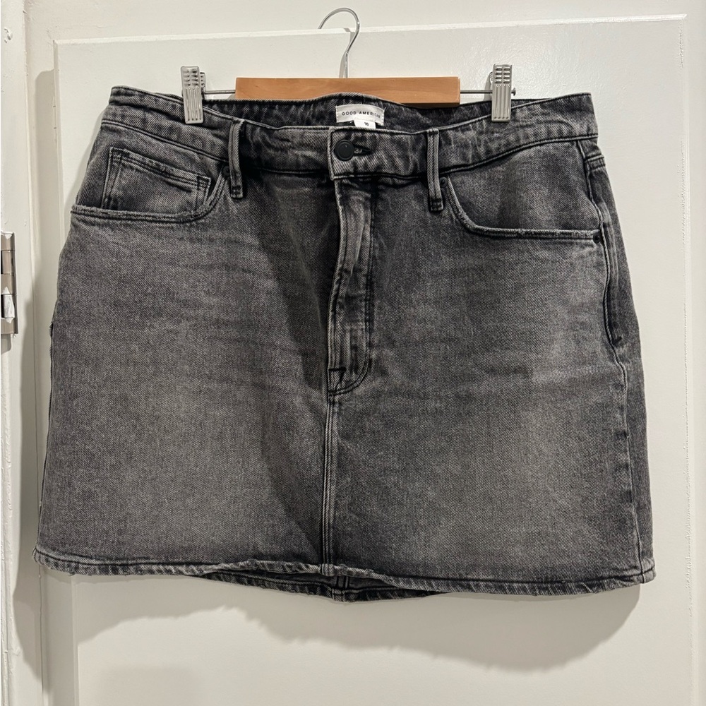 Good American Charcoal Mini Skirt